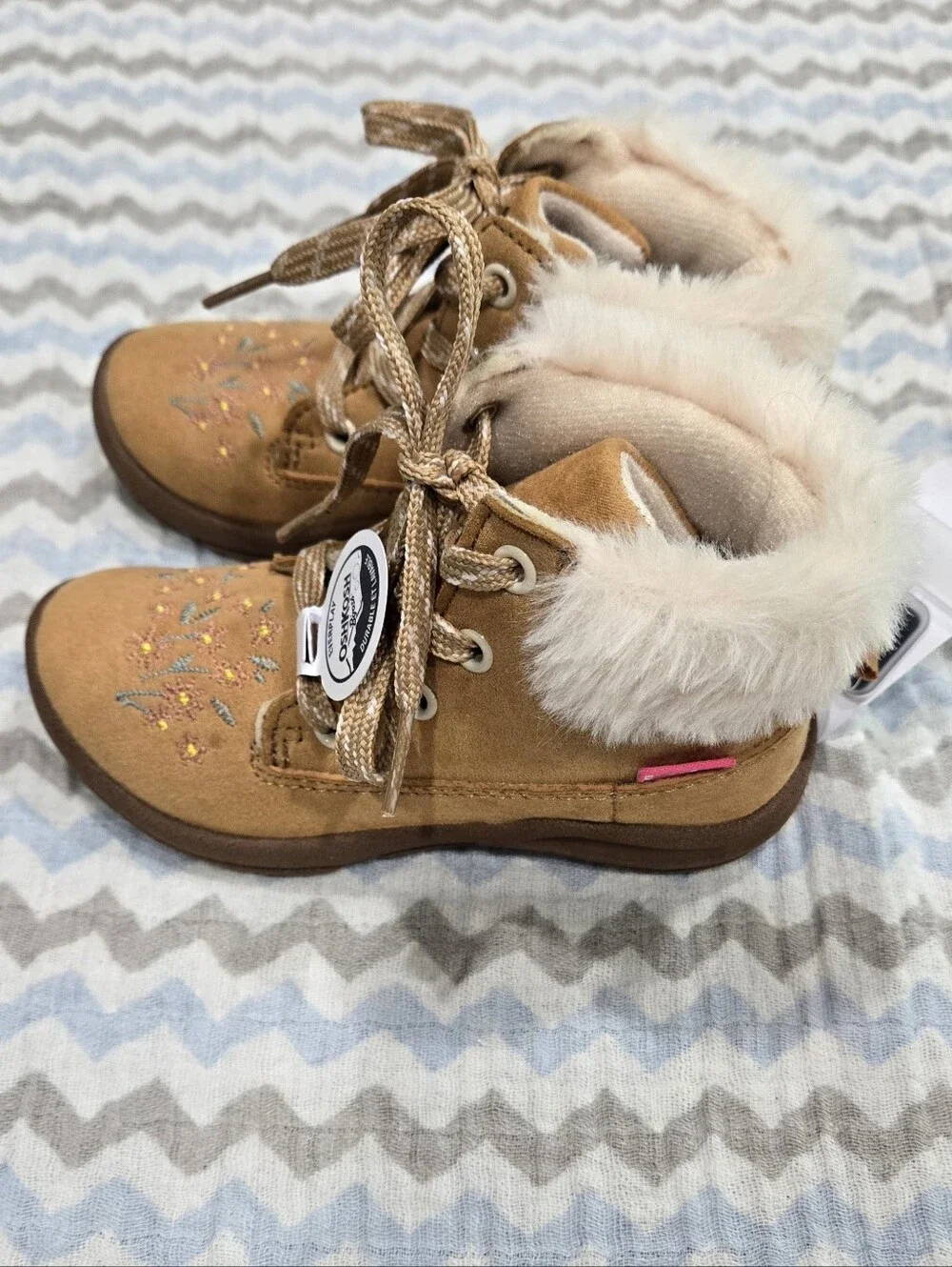 NWT OshKosh B'gosh EverPlay Faux Fur Embroidered Winter Boots - 8